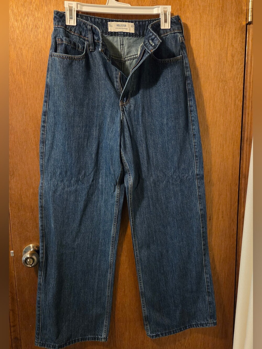 HOLLISTER New - Picture 4 of 4